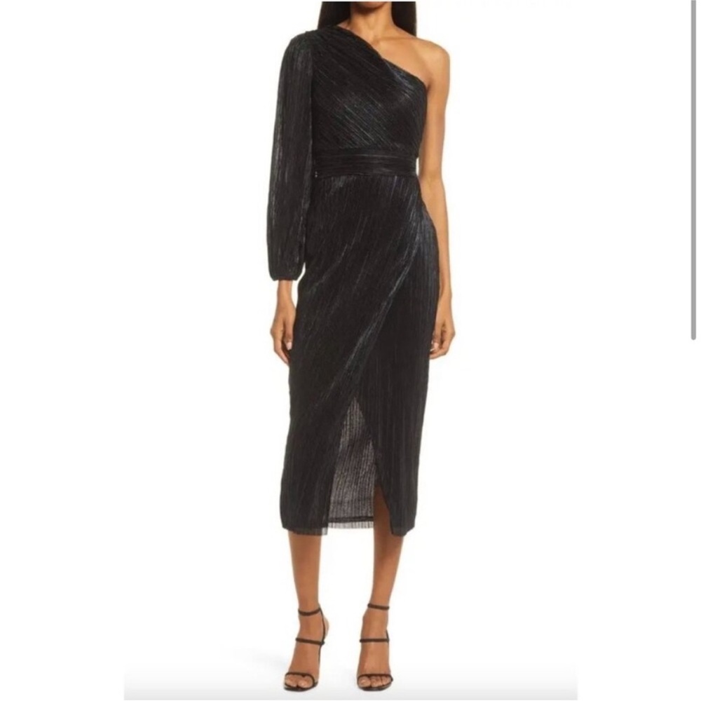 Saylor Allora one shoulder plisse midi dress size large. GUC
